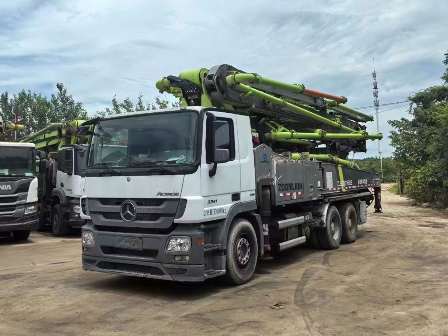 Zoomlion  ZLJ5330THBBE Benz  three-axle 49m pump truck