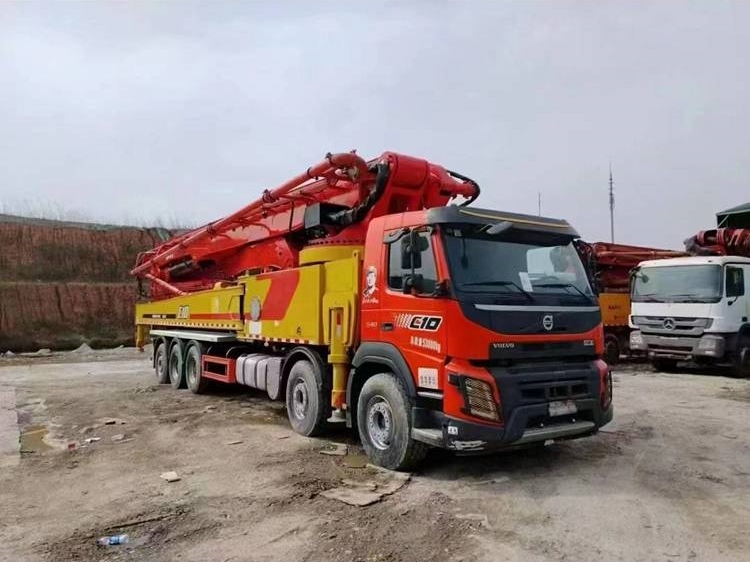 Second hand diesel Sany 68m length boom used concrete truck with pump for sale in uae