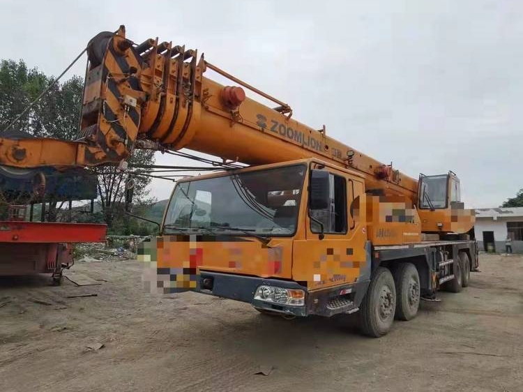 Construction Machinery used zoomlion 70 Ton lifting truck mounted crane