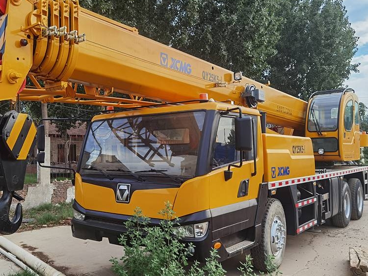 TOP brand XCMG telescopic small pick up lift 25ton crane for truck