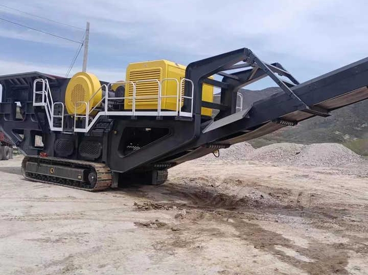 CRAWLER MOBILE CRUSHING AND SCREENING STATION