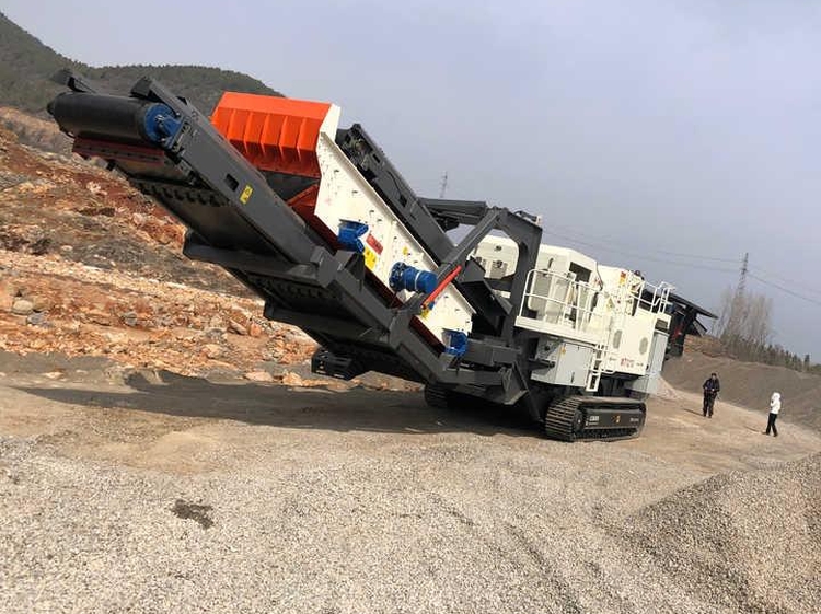 Mining Machinery Iron Ore Mobile Stone Primary Crushing Station jaw crusher with screen mobile crushing station